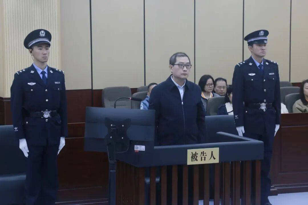 皇冠信用盘在线申请
_被控受贿超3500万元皇冠信用盘在线申请
，安徽省交通控股集团原副总经理夏柱兵受审