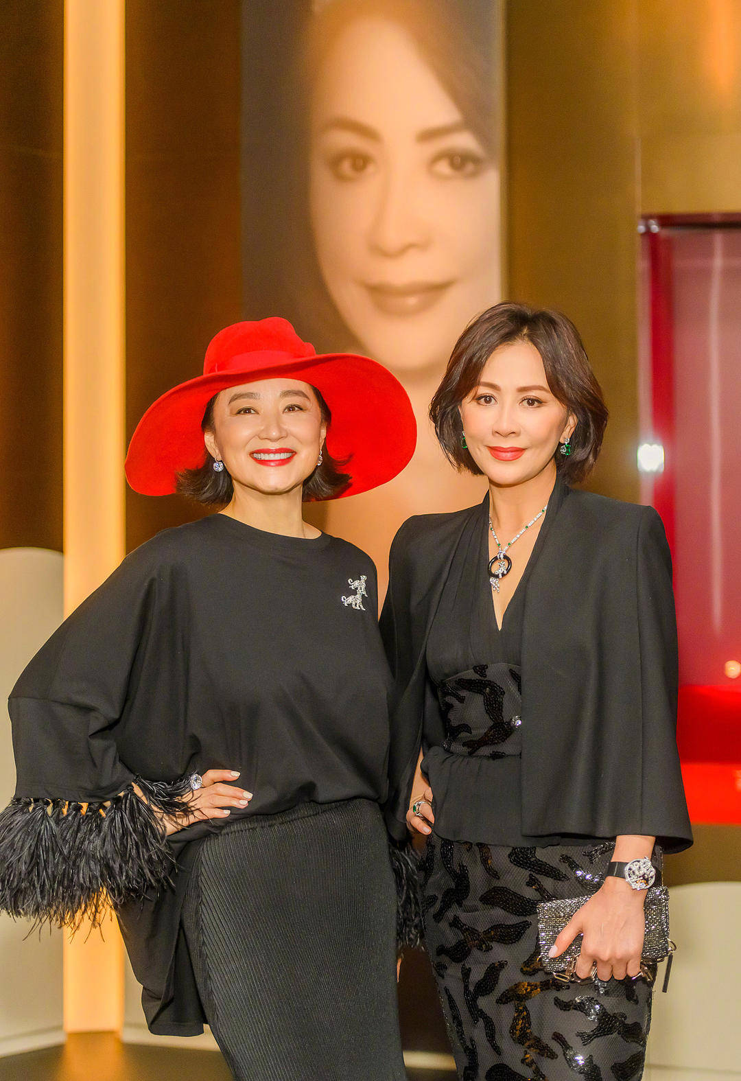 皇冠hga030
_刘嘉玲曝林青霞家中的麻将房挂“东方不败”照片:坐在她家里面打麻将要吓死皇冠hga030
了